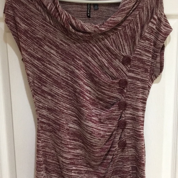 Top - Picture 2 of 4